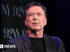 Ex-diretor do FBI James Comey indiciado pela segunda vez