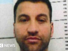 Chefe da máfia fugitivo procurado por assassinato é preso em villa de luxo na Costa Amalfitana