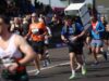 O coração da maratona de Londres com um refrigerador sobre o qual você espera completar 32 maratonas em 32 dias