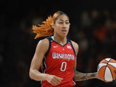 Relatório: Shakira Austin assina folha de ofertas de três anos com Tempo