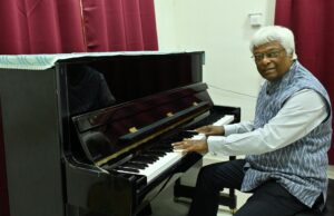 Como o maestro e professor Augustine Paul moldou a tradição coral de Chennai
