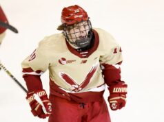 James Hagens, do Bruins, fará estreia na NHL contra Blue Jackets