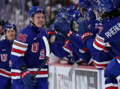 Max Plante vence Hobey Baker como melhor jogador de hóquei universitário masculino