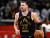 Luka Doncic, do Lakers, sai do jogo contra o Thunder devido a uma lesão no tendão esquerdo