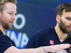 A Suécia não pode igualar o Canadá no Mundial após o confronto selvagem do curling olímpico