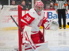 Standing de Gibson dos Pink Wings em questão após sair do jogo contra Flyers