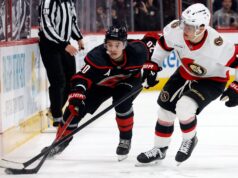 Martinook marca a vitória na prorrogação dupla enquanto os Hurricanes derrotam os Senators no Jogo 2