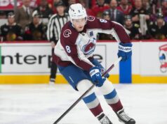 Cale Makar, do Avalanche, retorna de lesão contra Flames