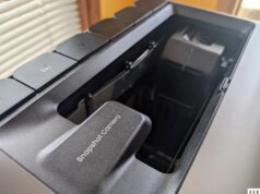 Análise da impressora UV EufyMake E1 (2026): adicione textura 3D a canecas, ímãs e muito mais