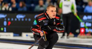 Escócia se aproxima da semifinal com vitória no mundial de curling masculino