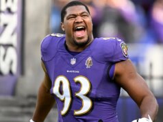 Ravens está contratando um atacante defensivo de 40 anos para jogar sua 19ª temporada na NFL e é incrível