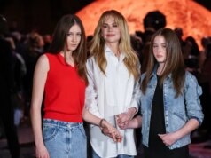 A filha de Nicole Kidman, Sunday Rose, esnoba o pai Keith City no Instagram