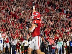O cachorro da Georgia TE Oscar Delp estava passando por isso durante o Draft da NFL