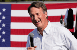 O ex-governador da Virgínia, Glenn Youngkin, sugere um futuro político e diz que está “se esforçando” após a saída