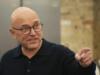 Gregg Wallace enfrenta questões pontuais sobre ‘como tratar as mulheres’ em programa ao vivo