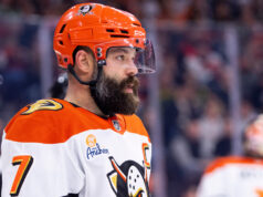Radko Gudas dos Geese fora do jogo 2 contra os Oilers