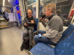 Andando nos trilhos – sobre uma ponte flutuante: GeekWire Podcast leva o trem através do lago até a Microsoft