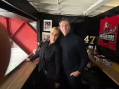 Vedettes de diferentes gerações reunidas: um traje que combina com uma falta eletrizante em Laval