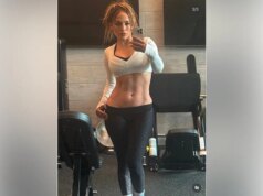 Jennifer Lopez deixa os fãs em frenesi ao exibir abdominais esculpidos em selfies na academia