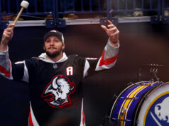 Dahlin e Allen finalmente compartilhando o sucesso de Buffalo