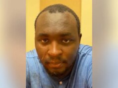 Homem da Flórida acusado de assassinato após supostamente esfaquear uma mulher até a morte em um ataque aleatório em um bairro tranquilo