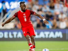 Ismael Kone, do Canadá, foi forçado a deixar a partida entre Sassuolo e Cagliari