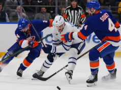 Maple Leafs cai para Islanders pela quinta derrota consecutiva