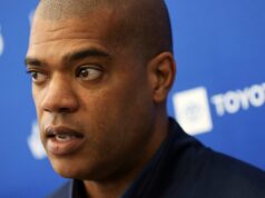 Bulls demitem o GM Marc Eversley, vice-presidente executivo de operações de basquete Arturas Karnisova