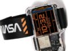 Este smartwatch nerd inspirado na NASA tem charme retrô de ficção científica e custa US $ 129