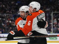 Flyers se aproximam da vaga nos playoffs com grande vitória sobre os Islanders
