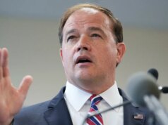 Projetos de lei de Nova York podem abolir a prisão perpétua sem liberdade condicional para assassinos em série e assassinos de policiais, alertam os críticos