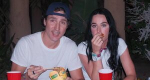 Katy Perry e Justin Trudeau fazem as malas no PDA durante a noite do Coachella