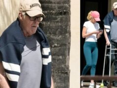 A lenda do Baywatch, David Hasselhoff, 73, usa andador em um raro passeio com a esposa, 45