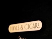 Por dentro da cultura clandestina de Delhi: por que os bares escondidos estão prosperando