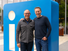 O CEO do LinkedIn está seguindo em frente; por favor, segurem seus chorosos tributos em vídeo