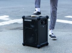 Este alto-falante de festa quase me deixou chapado