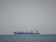 O sistema quebrado que mantém as tripulações de transporte presas no Estreito de Ormuz