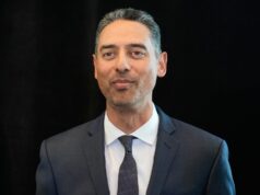 O ex-jogador de pôquer Sunny Mehta não mostra suas cartas como o novo GM do Devils