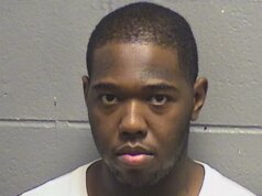 Oficial de Chicago morto no hospital por suspeito que estava em liberdade antes do julgamento, alegam os promotores