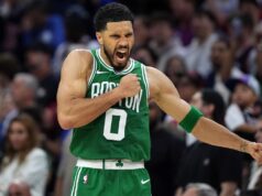Tatum e Brown lideram o Celtics sobre 76ers no jogo 3 para liderar a série por 2-1