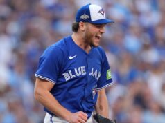 Blue Jays ativa Yesavage, opção Chase Lee para triplo A