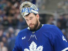 Anthony Stolarz, Brandon Carlo e Dakota Joshua do Maple Leafs terminaram a temporada