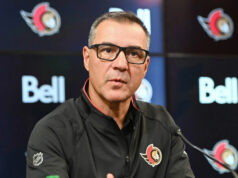 Senadores assinam contrato inicial de três anos com o goleiro Lucas Beckman