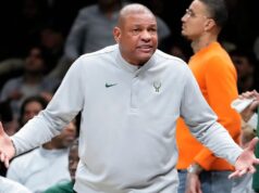 Relatório: Doc Rivers deixando o cargo de técnico do Bucks
