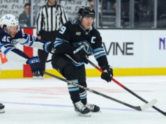 Mammoth conquista primeira vaga como wild card com vitória sobre Jets