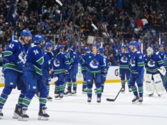 DeBrusk marca vencedor do OT, Canucks vence Kings