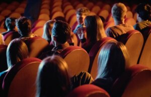 Assistir a um filme de 7,5 horas nos cinemas me deixou mais esperançoso com a podridão cerebral coletiva