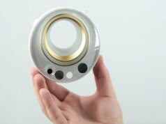 A assustadora empresa de digitalização do globo ocular de Sam Altman vai para a cama com Zoom e Tinder