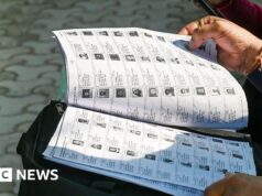 Turbulência política no estado fronteiriço da Índia, com nove milhões de pessoas perdendo o direito de voto