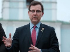 A ausência prolongada de Tom Kean Jr pressiona a pequena maioria dos republicanos na Câmara